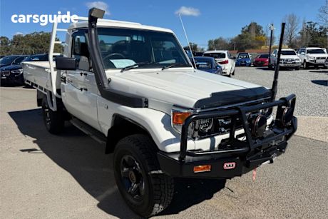 White 2005 Toyota Landcruiser Cab Chassis (4X4)