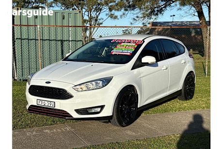 White 2016 Ford Focus Hatchback Trend