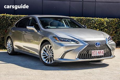 Silver 2019 Lexus ES300H Sedan Sports Luxury Hybrid