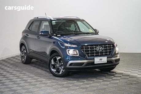 Blue 2025 Hyundai Venue Wagon Elite (black) Sunroof