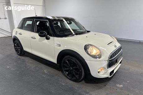 White 2015 Mini Cooper Hatchback S 5D Hatch