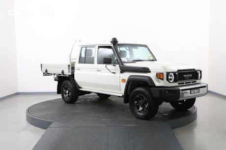 White 2025 Toyota Landcruiser Double Cab Chassis LC79 GXL + Diff Locks
