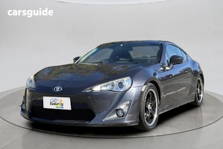 Grey 2013 Toyota 86 Coupe Gt