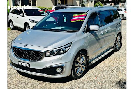 Silver 2017 Kia Carnival SUV PLATINUM F