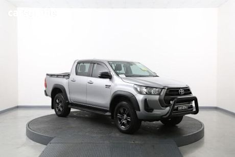 Silver 2022 Toyota Hilux Double Cab Pick Up SR (4X4)