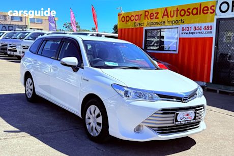 White 2015 Toyota Fielder Wagon