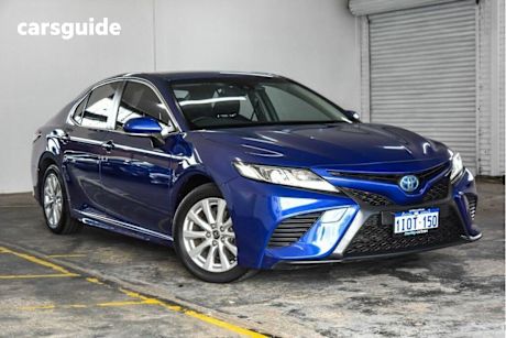 Blue 2018 Toyota Camry Sedan Ascent Sport (Hybrid)
