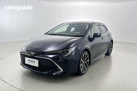Green 2020 Toyota Corolla Hatchback ZR TWO Tone Option