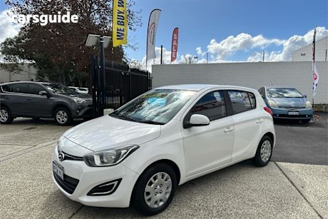 White 2015 Hyundai I20 Hatchback Elite