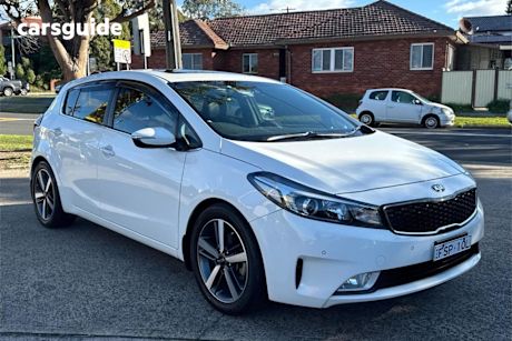 White 2016 Kia Cerato Hatchback SLI