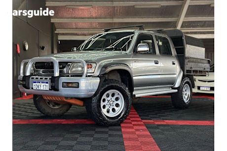 Silver 2004 Toyota Hilux Ute Tray SR5 4X4
