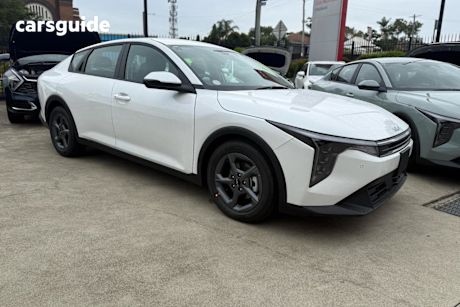 White 2024 Kia K4 Sedan S