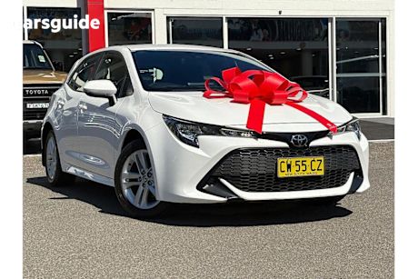 White 2019 Toyota Corolla Hatch ASCENT SPORT F