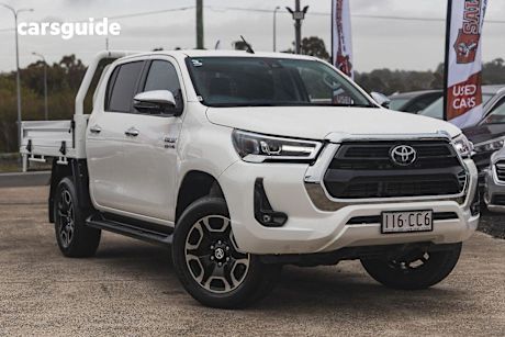 White 2020 Toyota Hilux Ute Tray SR5 4X4