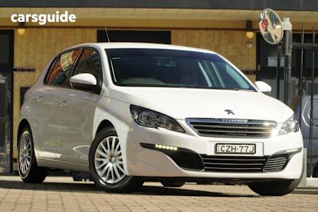 White 2015 Peugeot 308 Hatchback Access
