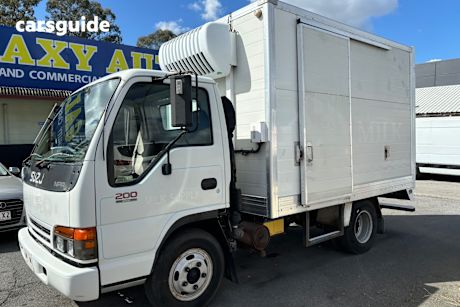 White 1997 Isuzu OTHER OtherCar