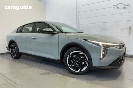 Green 2025 Kia K4 Sedan Sport