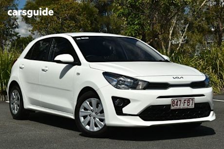 White 2022 Kia RIO Hatch S F