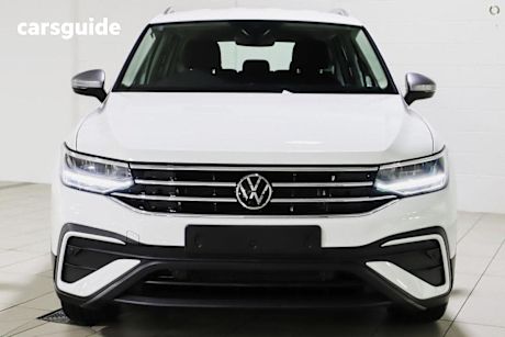 White 2024 Volkswagen Tiguan SUV 110TSI LIFE ALLSPACE F