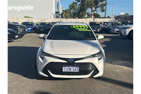 White 2022 Toyota Corolla Hatch ASCENT SPORT HYBRID F