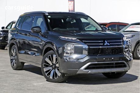 Grey 2025 Mitsubishi Outlander Wagon EXCEED 4X4