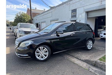 Black 2013 Mercedes-Benz B200 Hatchback Be