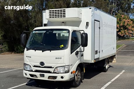 White 2021 Hino OTHER Ute Tray