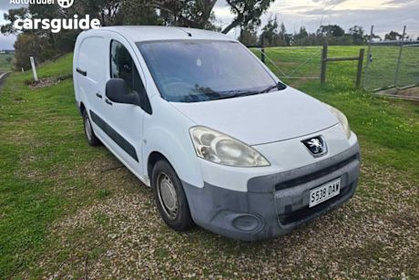 White 2009 Peugeot Partner Van 1.6