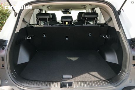 White 2025 Kia Seltos SUV SPORT+ 4X4