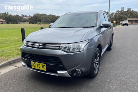 Silver 2015 Mitsubishi Outlander Wagon Phev LS