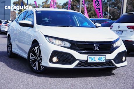 White 2017 Honda Civic Hatchback Vti-L