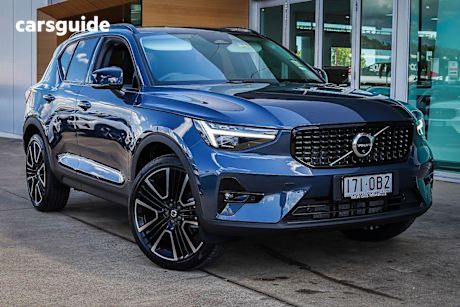 Blue 2025 Volvo XC40 Wagon ULTRA B4 DARK 4WD