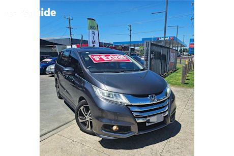 Grey 2015 Honda Odyssey Wagon Vti-L