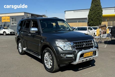 Grey 2015 Mitsubishi Pajero Wagon Gls Lwb (4X4)
