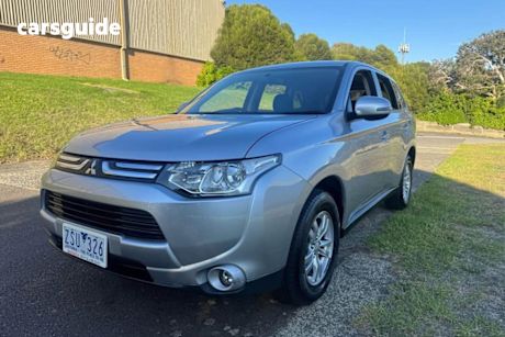 Silver 2012 Mitsubishi Outlander Wagon Ls (4X4)
