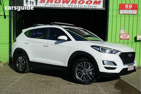 White 2019 Hyundai Tucson SUV ACTIVE X F