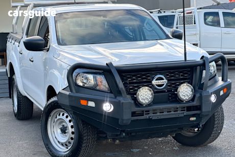 White 2021 Nissan Navara Dual Cab Pick-up Sl (4X2)