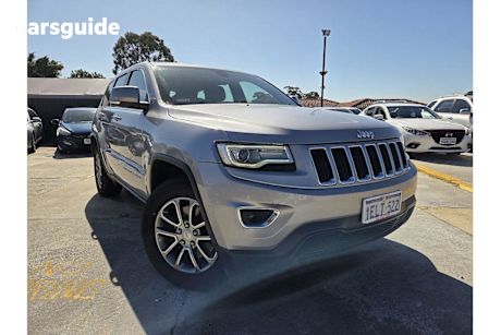 Silver 2014 Jeep Grand Cherokee Wagon Laredo (4X4)