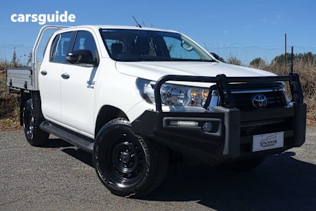 White 2020 Toyota Hilux Double Cab Chassis Sr (4X4)
