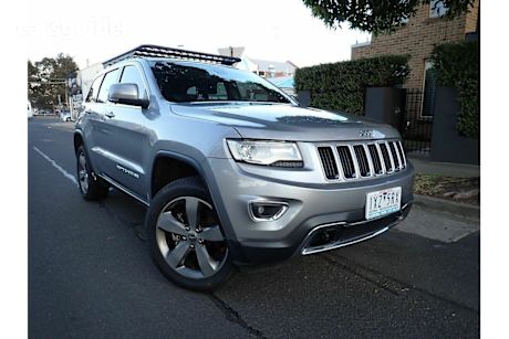 Silver 2014 Jeep Grand Cherokee Wagon Laredo (4X4)