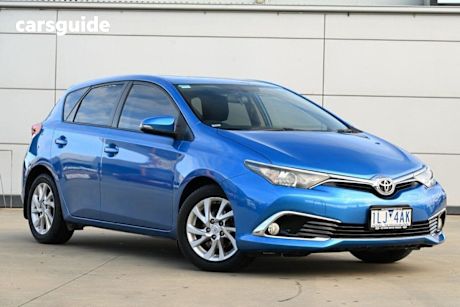 Blue 2016 Toyota Corolla Hatchback Ascent Sport