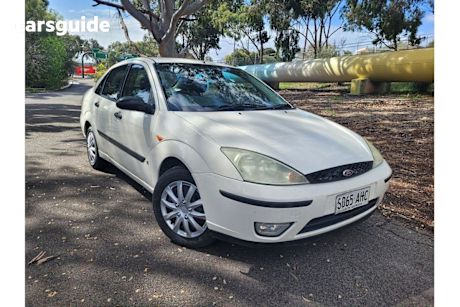 White 2003 Ford Focus Sedan Cl