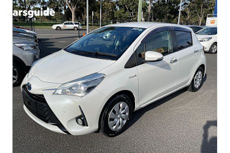 White 2019 Toyota Vitz Hatch HYBRID