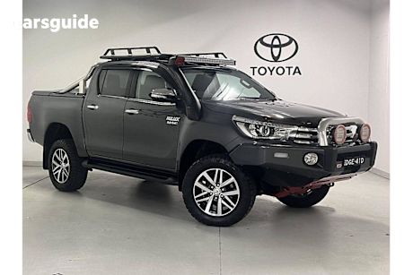 Silver 2016 Toyota Hilux Dual Cab Utility Sr5 (4X4)