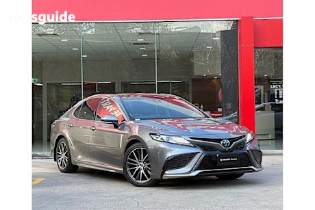 Silver 2023 Toyota Camry Sedan Sl Hybrid