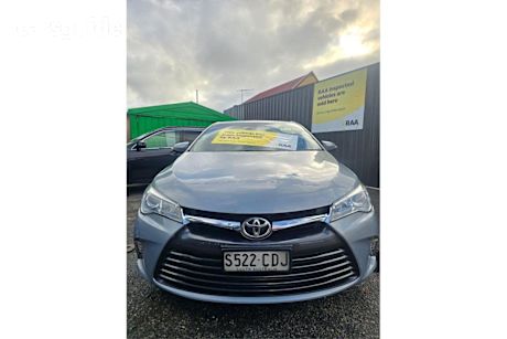 Blue 2015 Toyota Camry Sedan ALTISE F