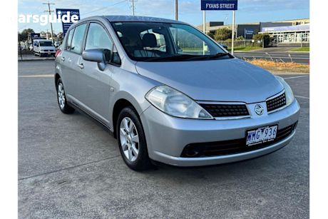 Silver 2008 Nissan Tiida Hatchback St-L