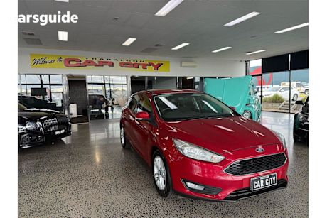 Red 2015 Ford Focus Hatchback Trend
