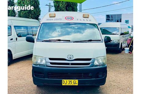 White 2008 Toyota HiAce Bus Commuter