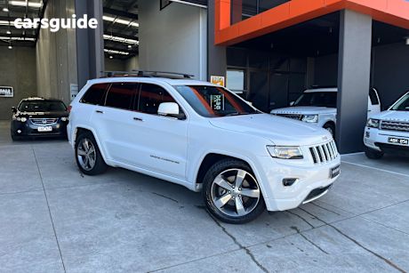 White 2017 Jeep Grand Cherokee Wagon Overland (4X4)